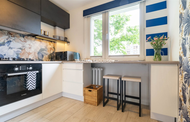 GUSTOWNE, ZADBANE,  2-POKOJOWE Z ODDZIELNĄ KUCHNIĄ