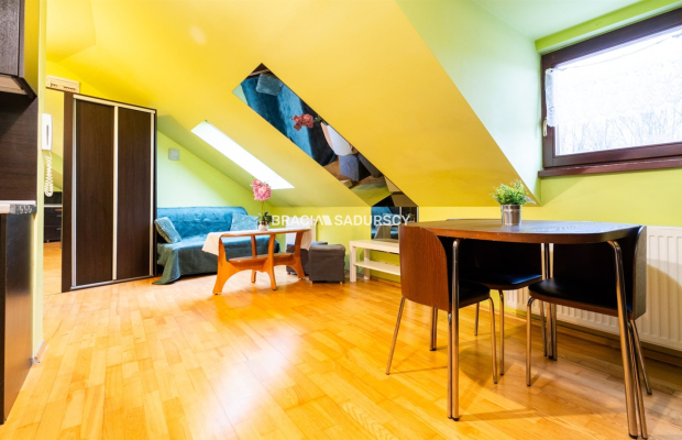 2-POKOJOWE MIESZKANIE W ODRESTAUROWANEJ KAMIENICY