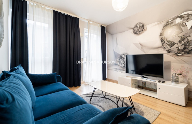 3-pok przy Kalwaryjskiej/budynek z 2020/garaż