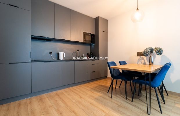 3-pok przy Kalwaryjskiej/budynek z 2020/garaż