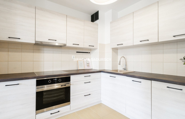 2-POKOJOWE Z DUŻYM BALKONEM, MIEJSCE PARKINGOWE