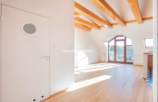 Mieszkanie z widokiem na zalew. Mydlniki.