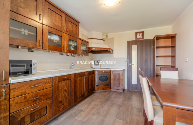 SŁONECZNE, ZADBANE 4-POKOJOWE W DOBREJ LOKALIZACJI