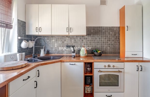 2-pok/bardzo przestronne/garderoba/garaz/piwnica