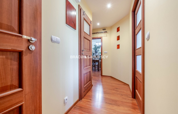 SŁONECZNE, ZADBANE 4-POKOJOWE W DOBREJ LOKALIZACJI