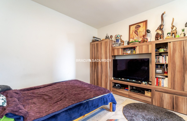 1 pok z oddzielną jasną kuchnią Grzegórzki