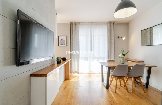 2-pok.z garażem na os.Avia/ładne wykończenie