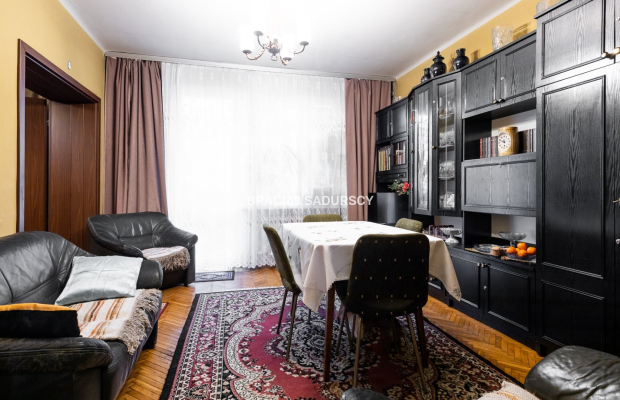 FUNKCJONALNE, NISKI PARTER, PRĄDNIK CZERWONY