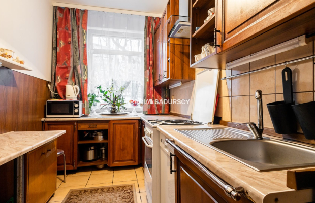 FUNKCJONALNE, NISKI PARTER, PRĄDNIK CZERWONY