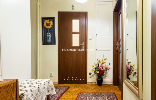 FUNKCJONALNE, NISKI PARTER, PRĄDNIK CZERWONY