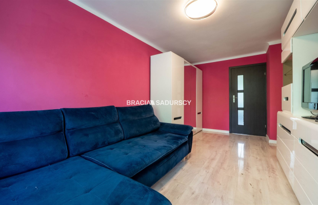 2 pokoje + osobna kuchnia, blisko tramwaj, Park