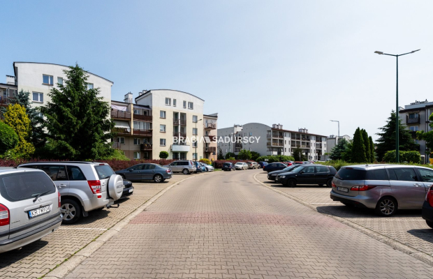 Kawalerka z balkonem na parterze-Płaszów