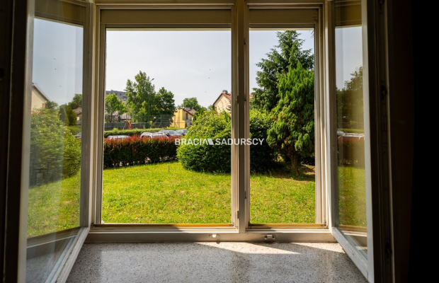 Kawalerka z balkonem na parterze-Płaszów