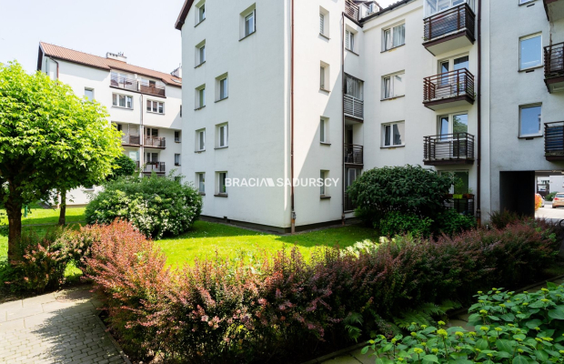 Kawalerka z balkonem na parterze-Płaszów