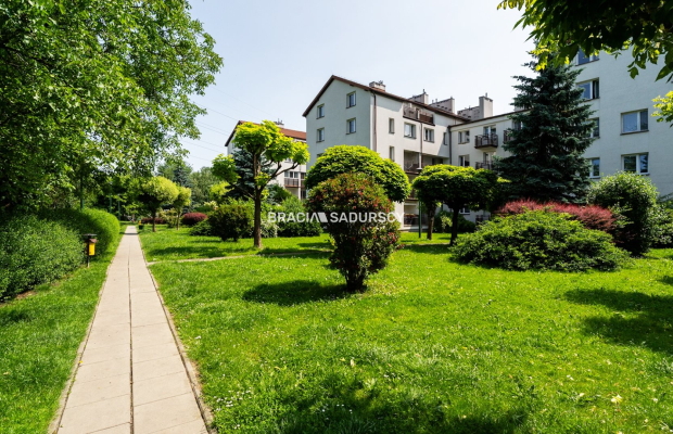 Kawalerka z balkonem na parterze-Płaszów