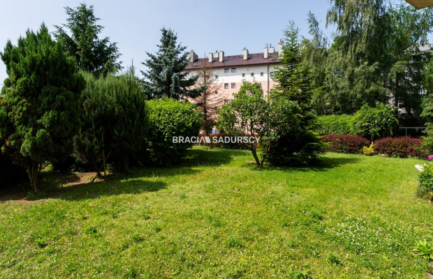 Kawalerka z balkonem na parterze-Płaszów