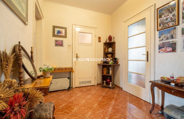 102m2, ścisłe Centrum, klimatycznie w kamienicy