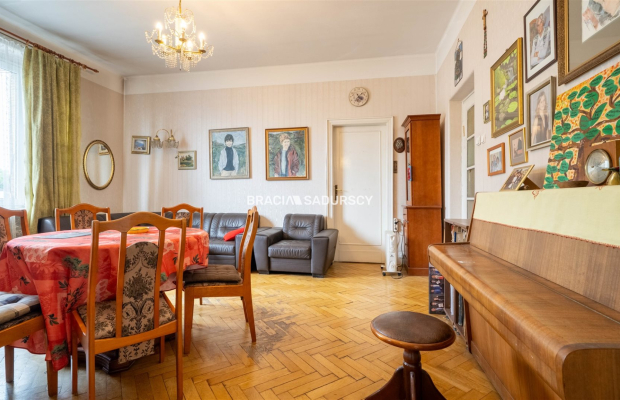 102m2, ścisłe Centrum, klimatycznie w kamienicy