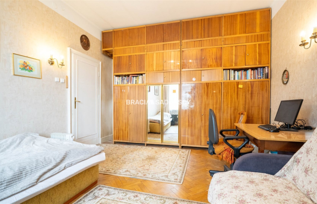 102m2, ścisłe Centrum, klimatycznie w kamienicy