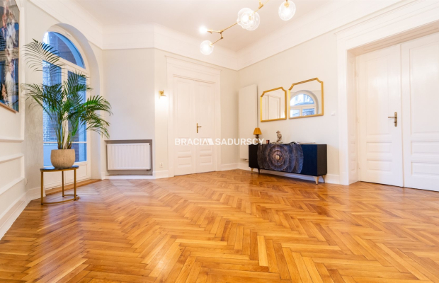 4 pokoje w secesyjnej kamienicy