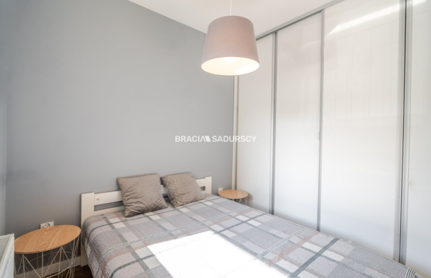 Komfortowo urządzone mieszkanie (taras i parking)