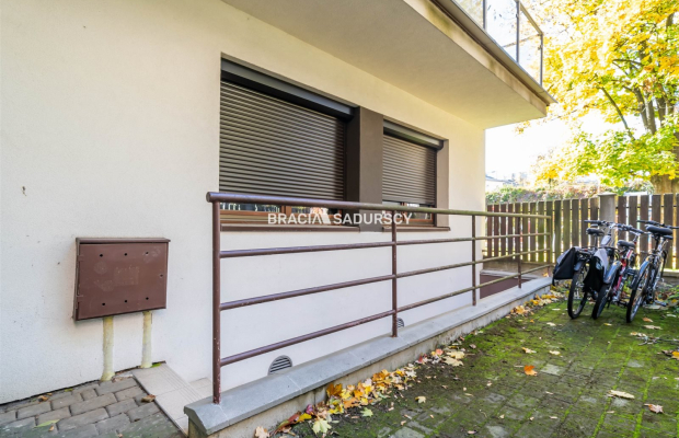 Lokal mieszkalno-usługowy w centrum.