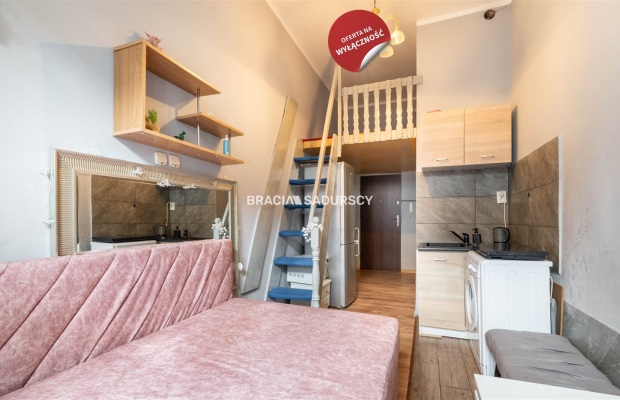 Lokal z antresolą na Kazimierzu – inwestycja!