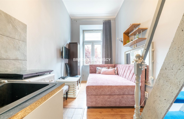 Lokal z antresolą na Kazimierzu – inwestycja!