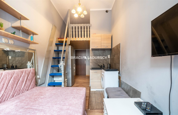 Lokal z antresolą na Kazimierzu – inwestycja!