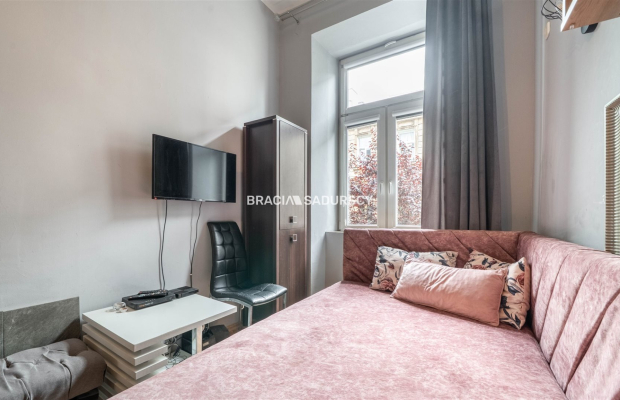 Lokal z antresolą na Kazimierzu – inwestycja!