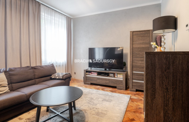 Salwator, 3 pokoje parter, kuchnia, do odświeżenia