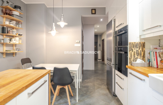 Salwator, 3 pokoje parter, kuchnia, do odświeżenia