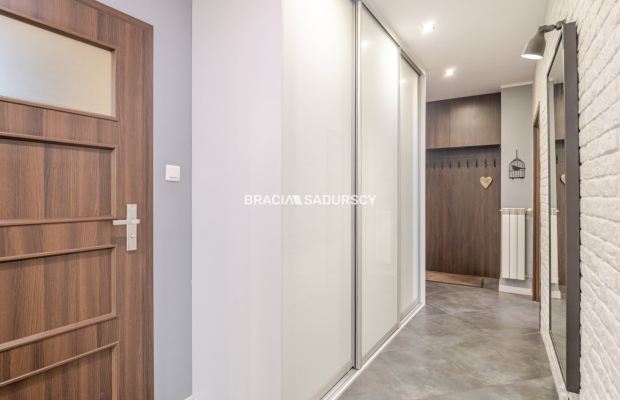 Salwator, 3 pokoje parter, kuchnia, do odświeżenia