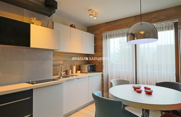 Bezczynszowy apartament w Kościelisku z widokiem na Giewont - idealny na inwestycję i wypoczynek!   

  Szukasz miejsca, które 