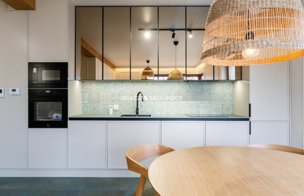 3 pokojowe, 62 m 2 , Kalwaria Zebrzydowska na zamkniętym osiedlu, plus dwa miejsca parkingowe.   
  

   

          Nieruchomo