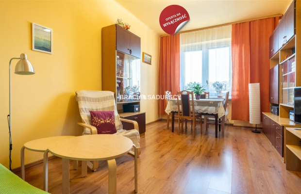 Osiedle Teatralne. Mieszkanie 2 pokojowe z osobną kuchnia o pow. 45,53 m 2  .  

 Mieszkanie dwustronne, rozkładowe, na 4 piętr