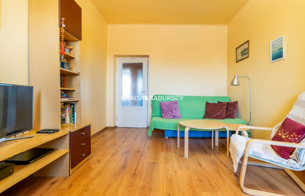 Osiedle Teatralne. Mieszkanie 2 pokojowe z osobną kuchnia o pow. 45,53 m 2  .  

 Mieszkanie dwustronne, rozkładowe, na 4 piętr