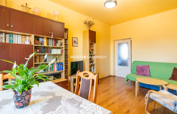 Osiedle Teatralne. Mieszkanie 2 pokojowe z osobną kuchnia o pow. 45,53 m 2  .  

 Mieszkanie dwustronne, rozkładowe, na 4 piętr