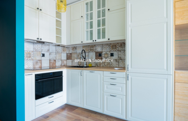 KOMFORTOWE MIESZKANIE Z MIEJSCEM POSTOJOWYM 