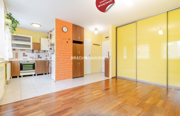 Bieńczyce, ul. Okulickiego. Mieszkanie 1-pokojowe o pow. użytkowej 27,70 m 2  z miejscem postojowym.  

 Mieszkanie, na 1 piętr