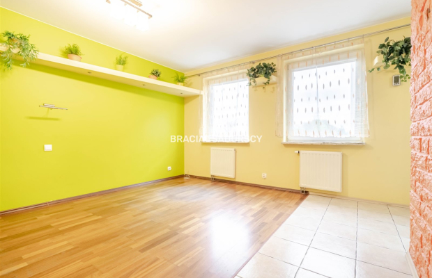 Bieńczyce, ul. Okulickiego. Mieszkanie 1-pokojowe o pow. użytkowej 27,70 m 2  z miejscem postojowym.  

 Mieszkanie, na 1 piętr
