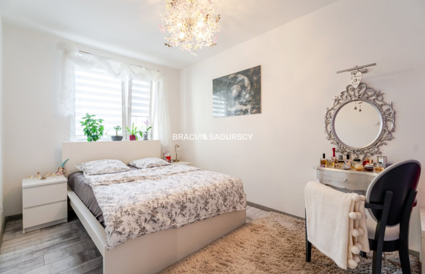 Osiedle Złocień. 3 pokojowe mieszkanie - 62,49 m 2 .  

 Dwustronne, funkcjonalne, rozkładowe mieszkanie, z balkonem na 1 piętr