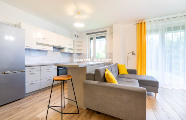 Komfortowe 2 pokoje z ogródkiem,garaż. Olsza. 