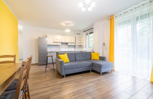 Komfortowe 2 pokoje z ogródkiem,garaż. Olsza. 