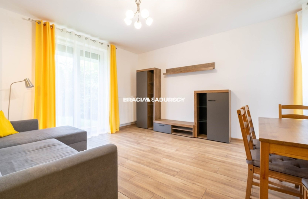 Komfortowe 2 pokoje z ogródkiem,garaż. Olsza. 