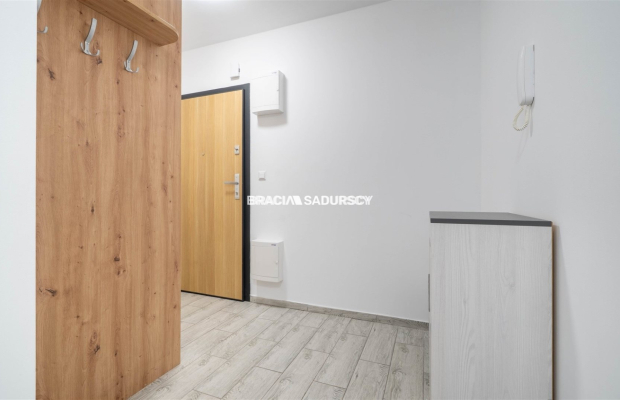 Komfortowe 2 pokoje z ogródkiem,garaż. Olsza. 