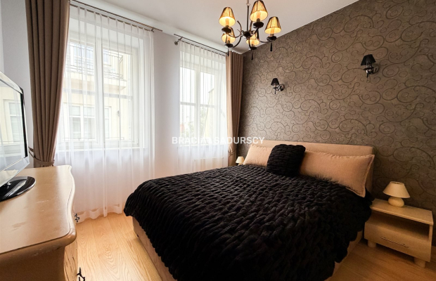 Przestronne 106m przy Rynku, ochrona 24/7, parking