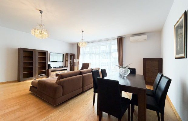 Przestronne 106m przy Rynku, ochrona 24/7, parking