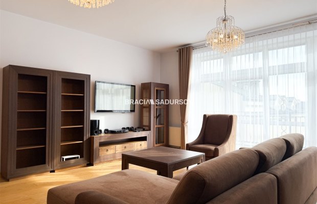 Przestronne 106m przy Rynku, ochrona 24/7, parking