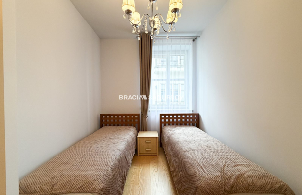 Przestronne 106m przy Rynku, ochrona 24/7, parking